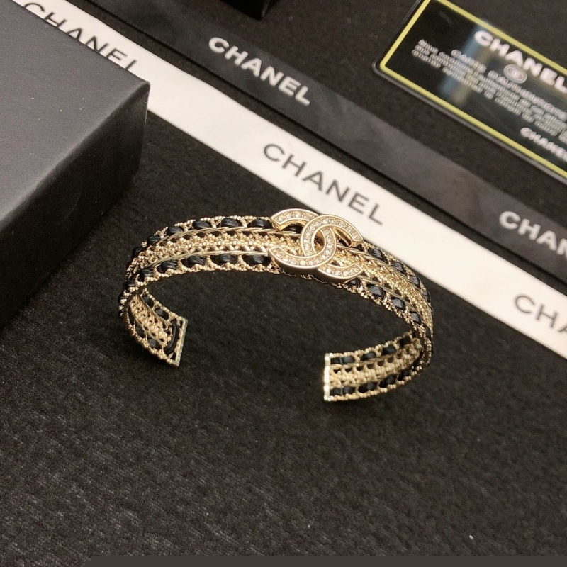 Ba*len*cia*ga bracelets